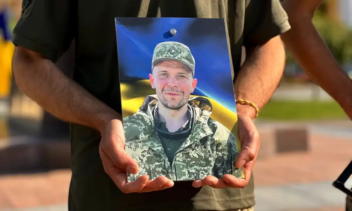На вічний спочинок у Рівному провели захисника Максима Лагерєва