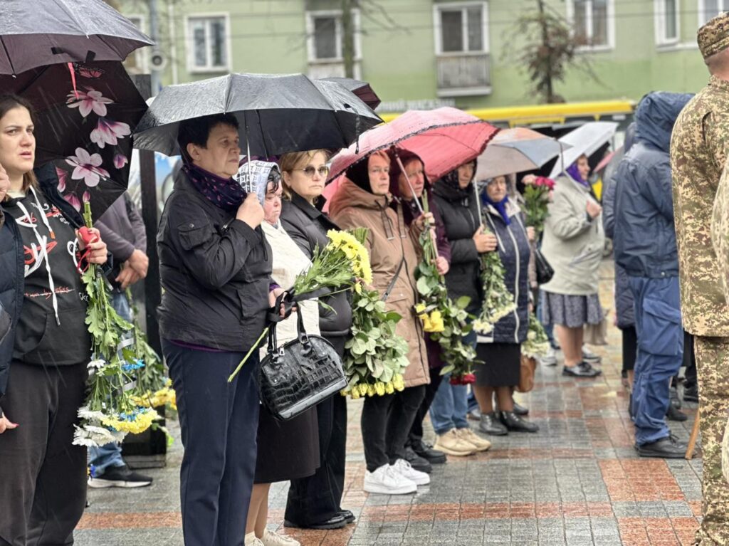 попрощались з героєм2