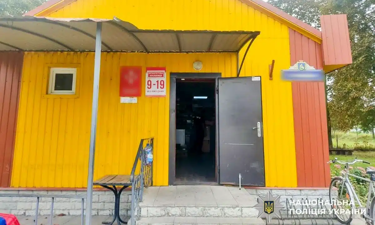 У селі Порозове жінка обікрала магазин. Її затримали за кілька годин