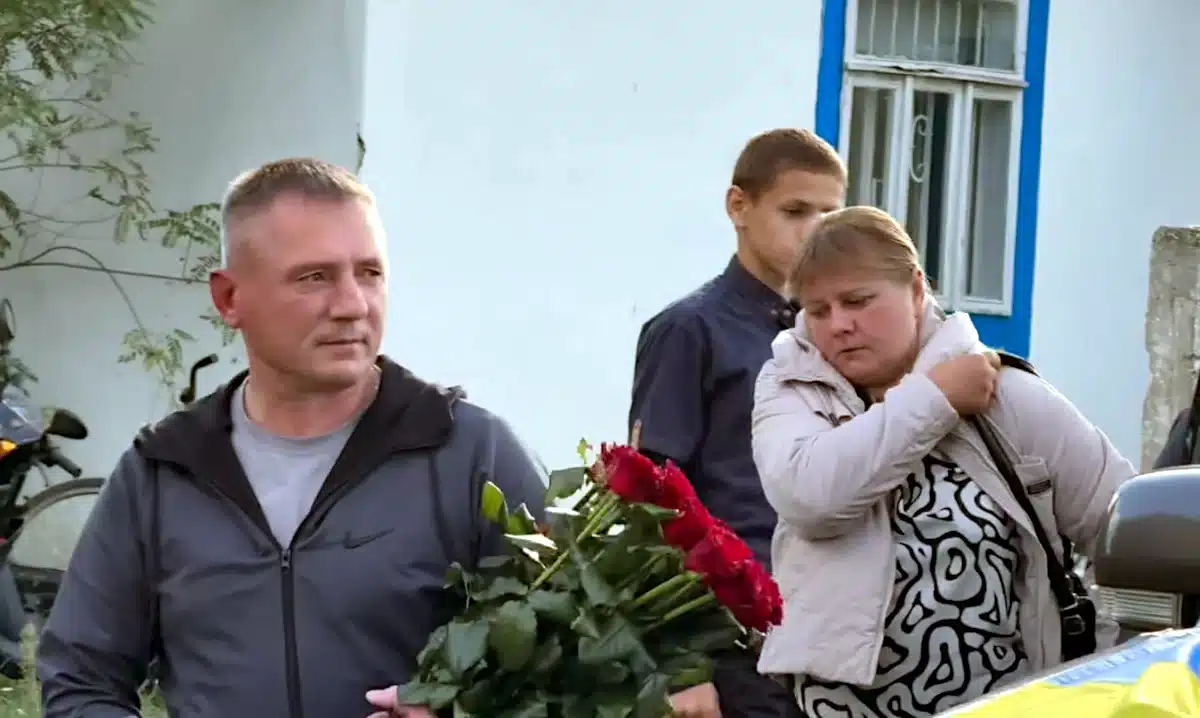 Стрільськ зустрів свого Героя Сергія Серховця після полону