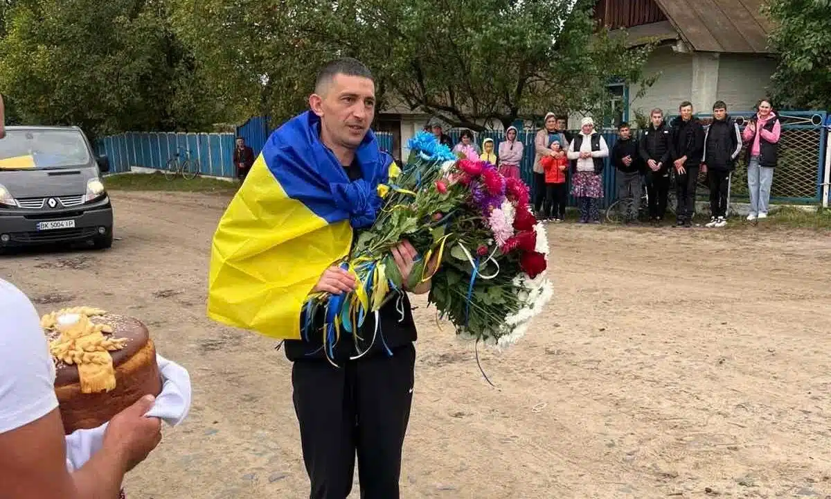 Після трьох років полону захисник України Сергій Шатковський повернувся додому у Князівку
