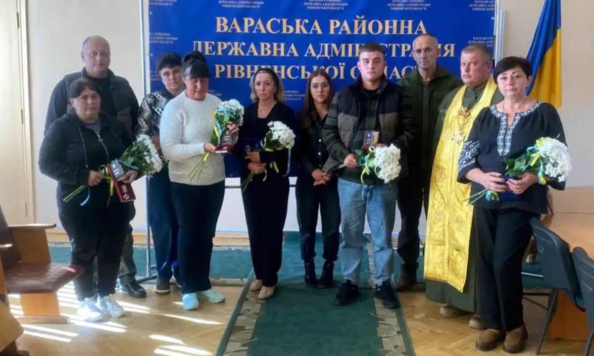 У Вараші рідним загиблих військовослужбовців вручили державні нагороди