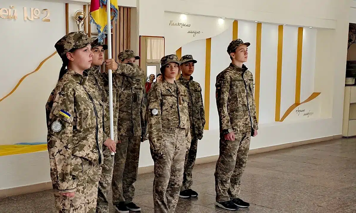 Понад 25 тисяч учнів на Рівненщині вивчають предмет «Захист України» у новому форматі