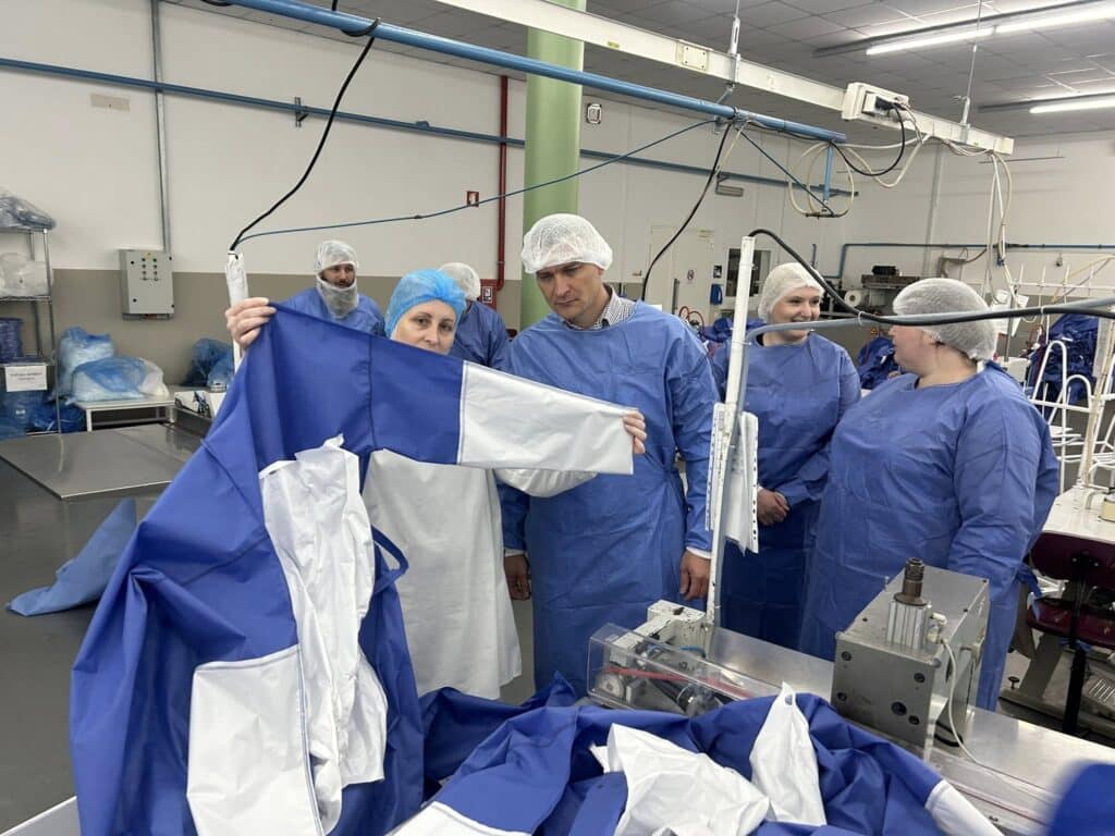 Хірургічні халати рівненського виробництва для клінік Європи