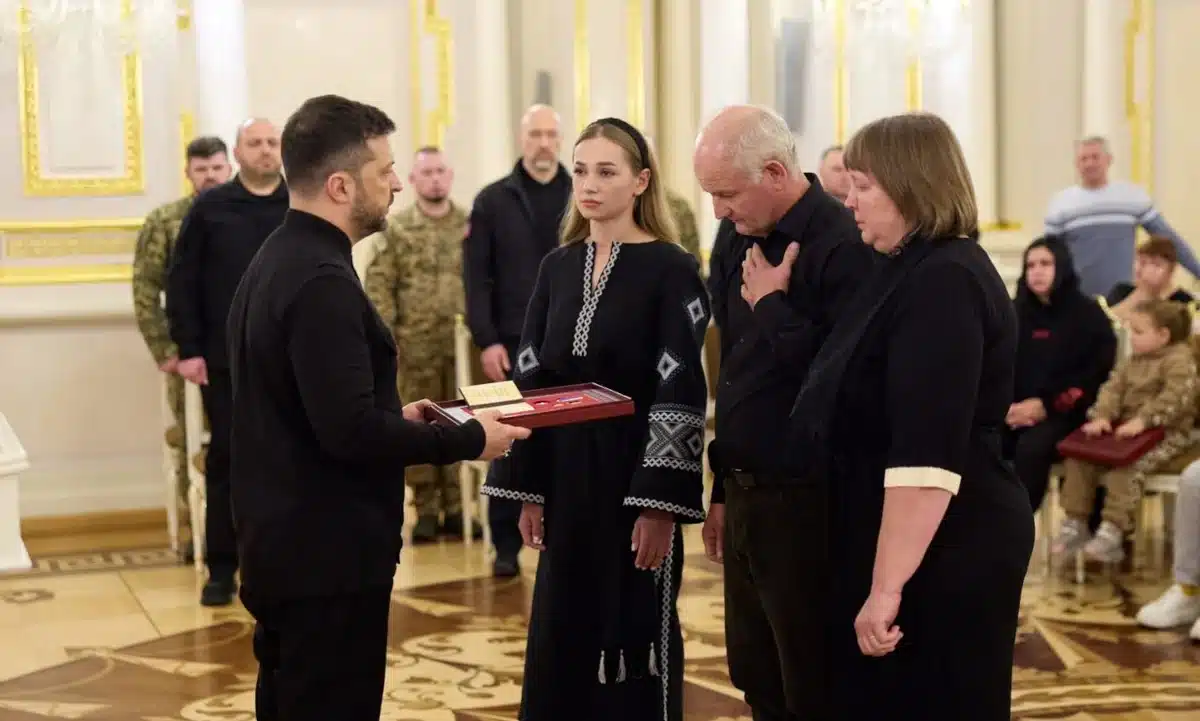 Рідним Героя України з Полицької громади вручили посмертну нагороду орден “Золота Зірка”