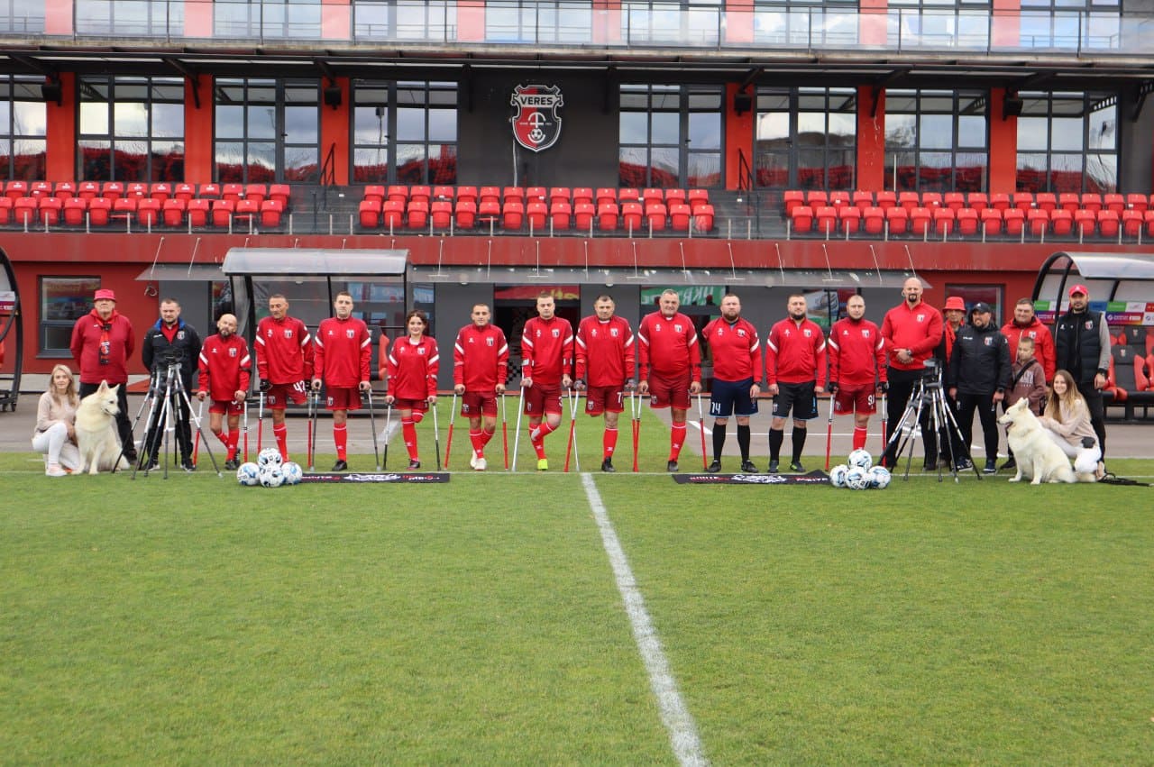 Рівненські ветерани з команди “Верес Мрія” заявилися до “Ліги Дужих” та їдуть на Кубок України з ампфутболу Рівненські ветерани з команди “Верес Мрія” заявилися до “Ліги Дужих” та їдуть на Кубок України з ампфутболу