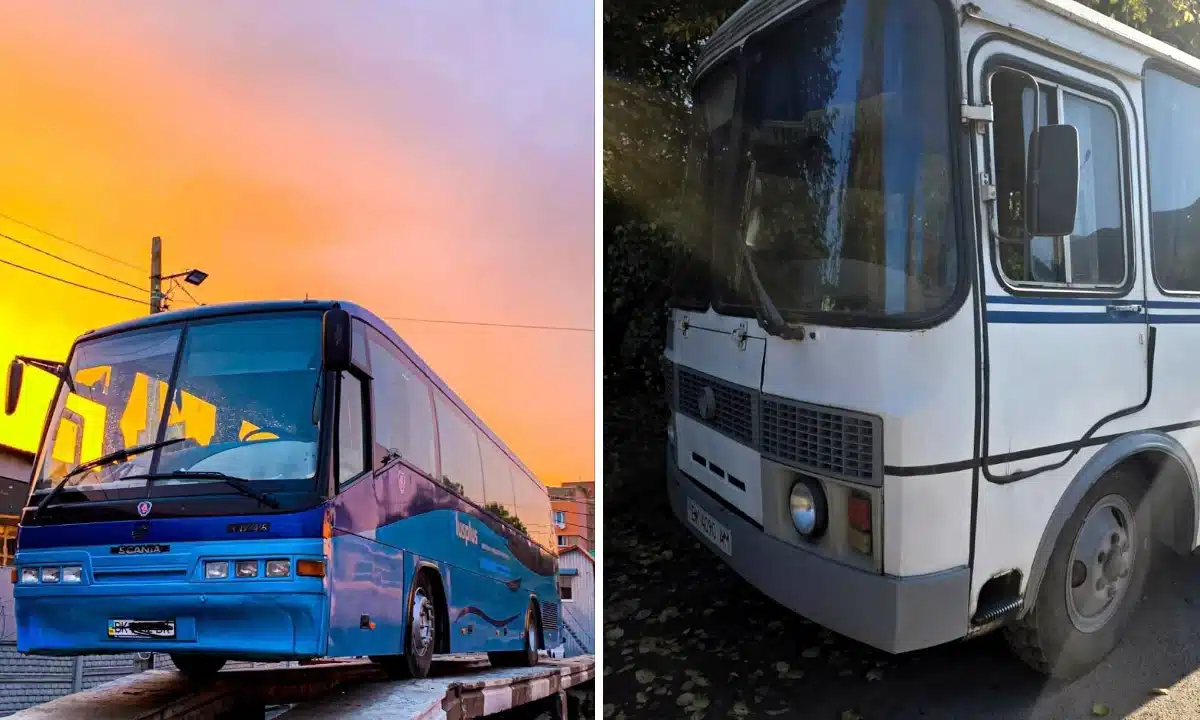 Автобуси для армії, які передали перевізники Рівненщини.