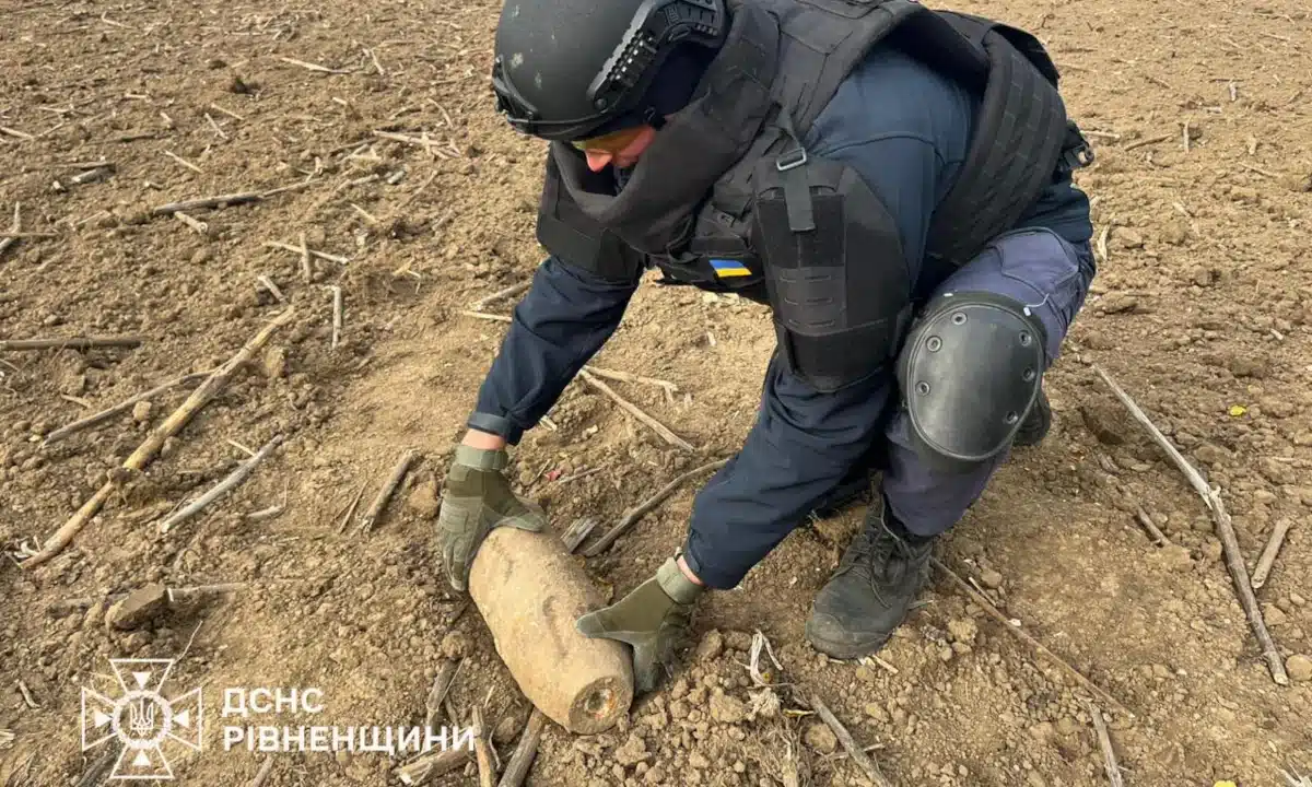 На Дубенщині піротехніки знищили боєприпас часів Другої світової війни
