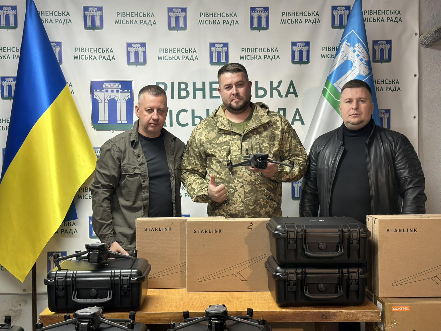 Рівненська громада передала військовим нову партію техніки та обладнання