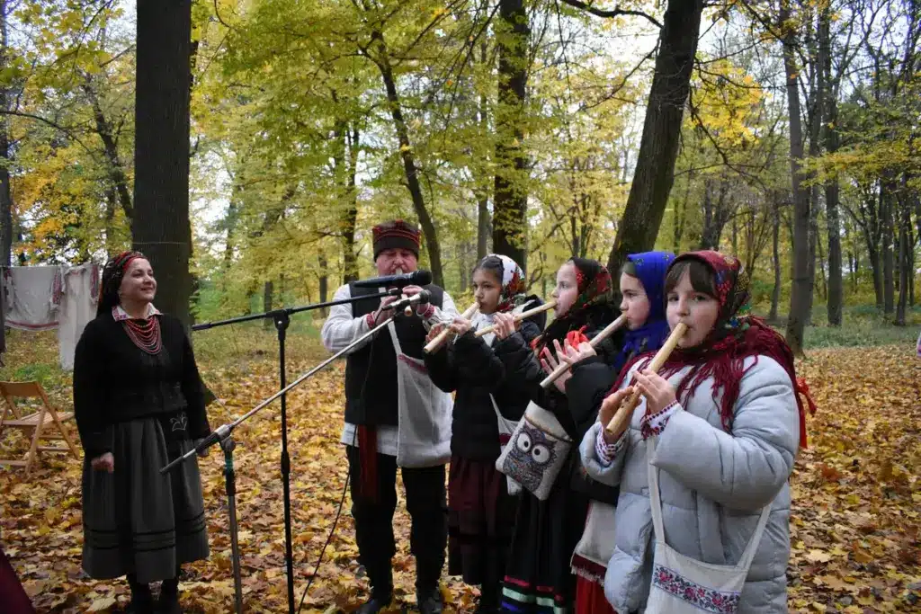 Виконавці мистецької програми.