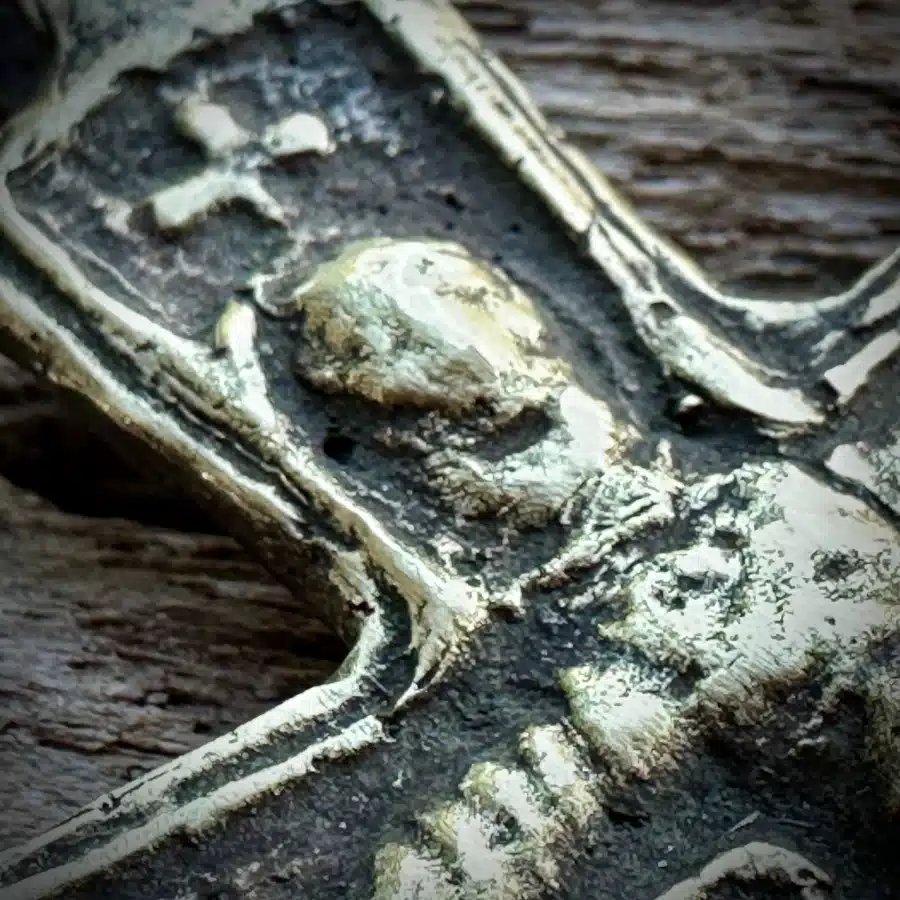 Хрест скандинавського типу. Деталь зображення - голова.