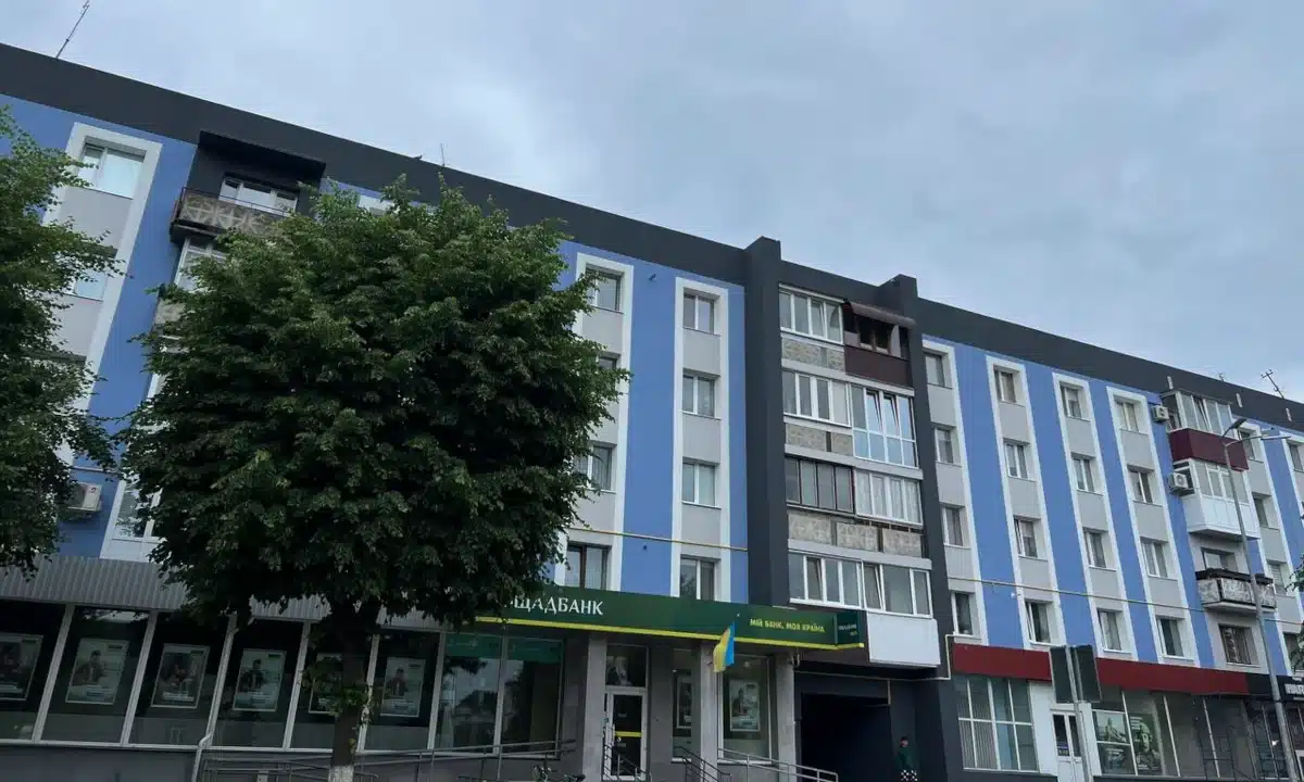 Костопільські ОСББ отримають компенсації за проведення термомодернізації будинків Один з термомодернізованих будинків у Костополі.