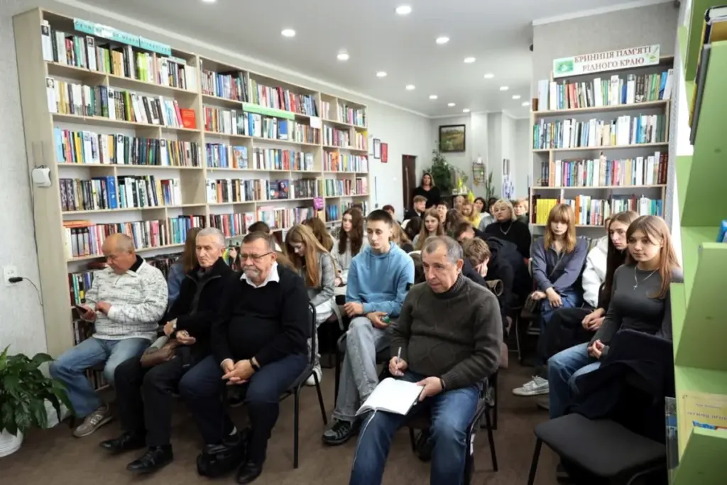 Присутні на презентації роману "Містерія".