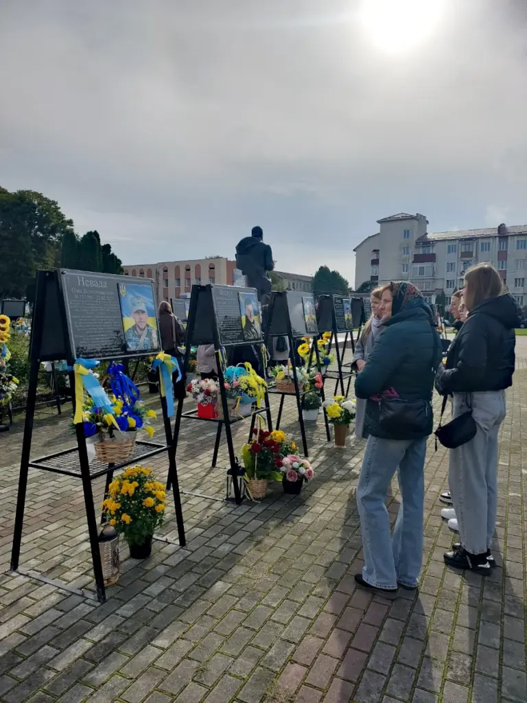 mlyniv-posviachennia-memorialnykh-doshok-02