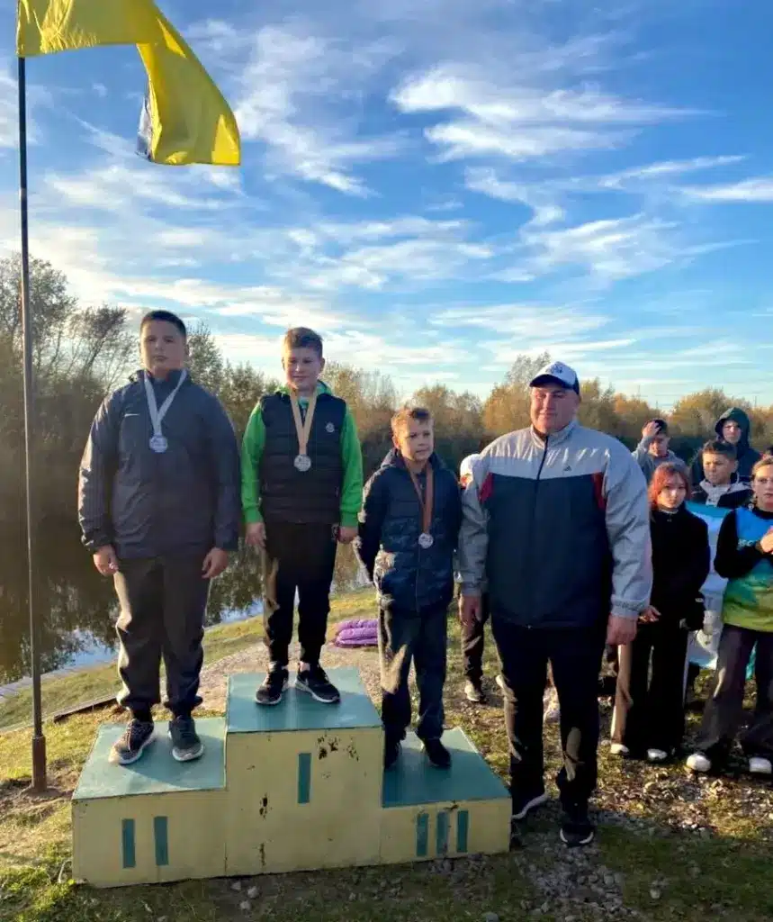 Переможці з веслування.