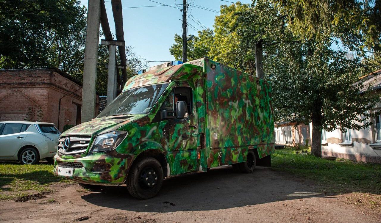Мобільна стоматологія для захисників: у Рівному переобладнали автомобіль швидкої допомоги