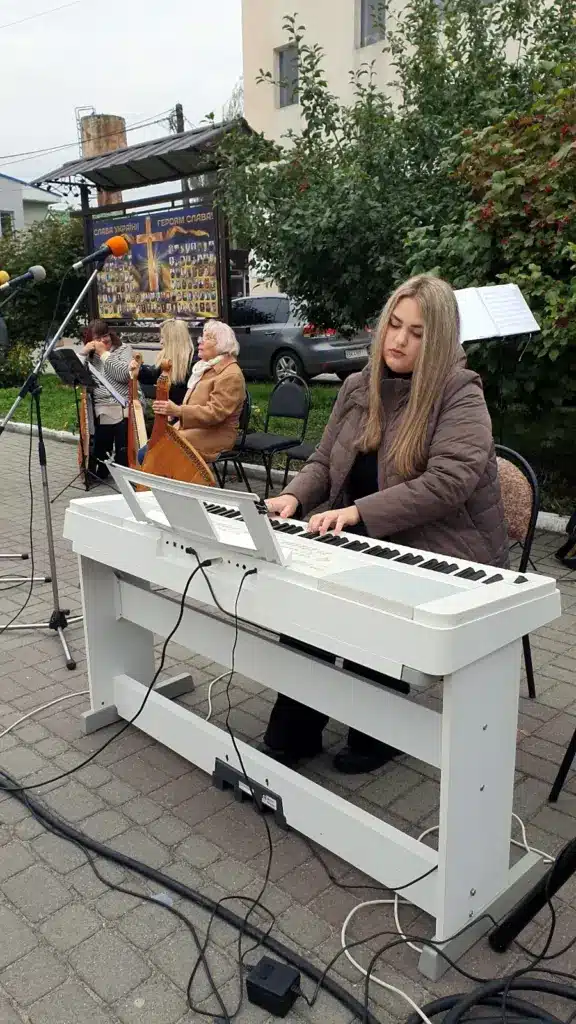 muzyka-dlia-frontu-radyvyliv-04