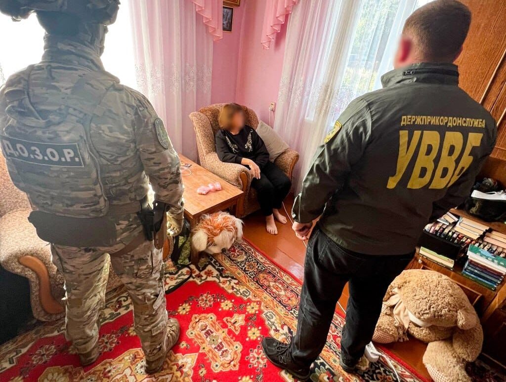 Дубровицькі поліцейські затримали жінку, яка організувала незаконний перетин кордону