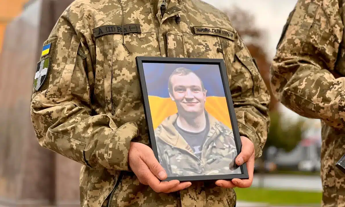 З полеглим захисником Назарієм Орловським попрощались у Рівному