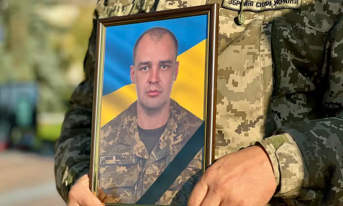 На вічний спочинок у Рівному провели полеглого захисника