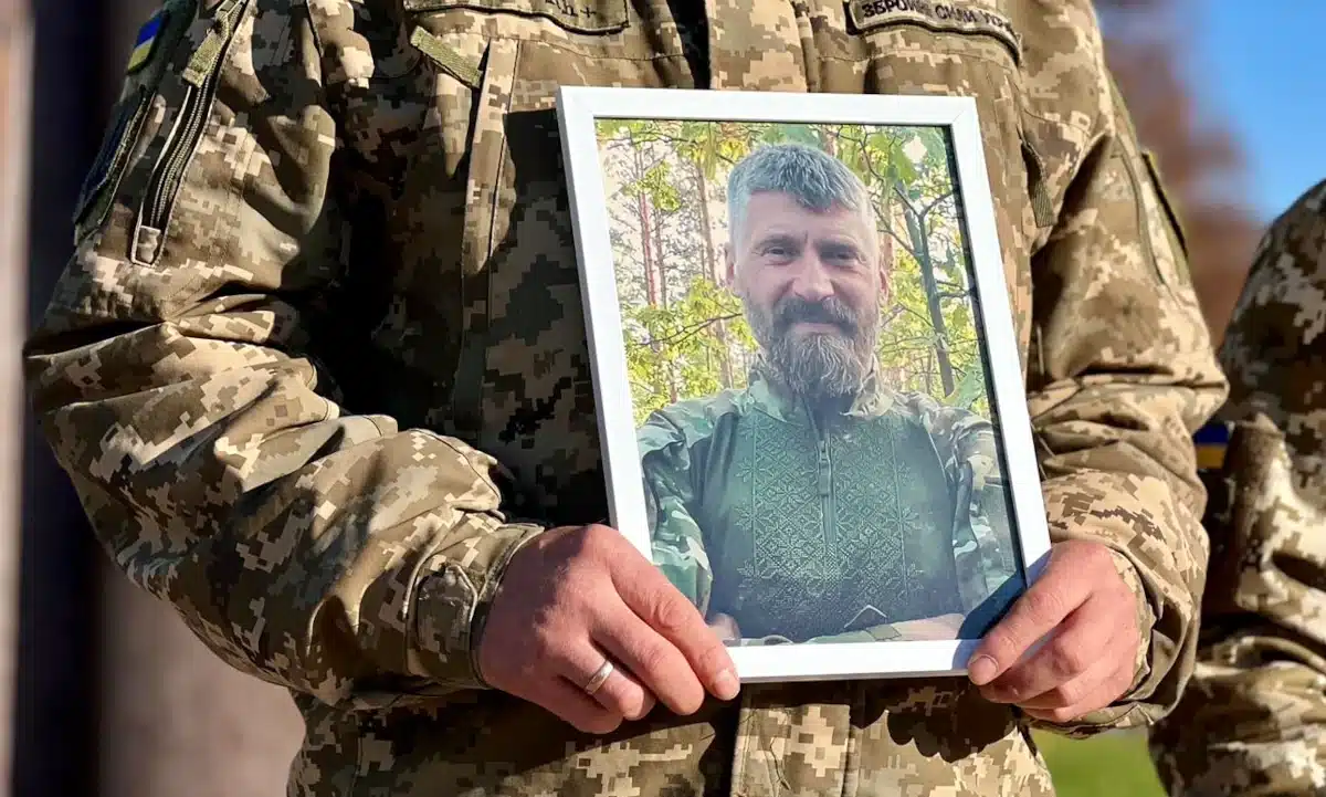 У Рівному 31 жовтня попрощалися із полеглим на війні Віктором Петрушкевичем Портрет Віктора Петрушкевича.