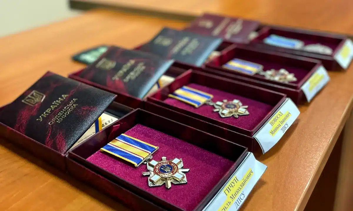 Посмертні нагороди.