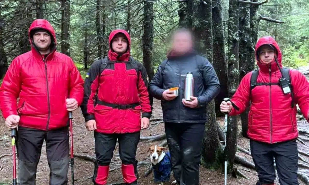 Туристу з Рівного, який заблукав на Говерлі, допомогли рятувальники Прикарпаття