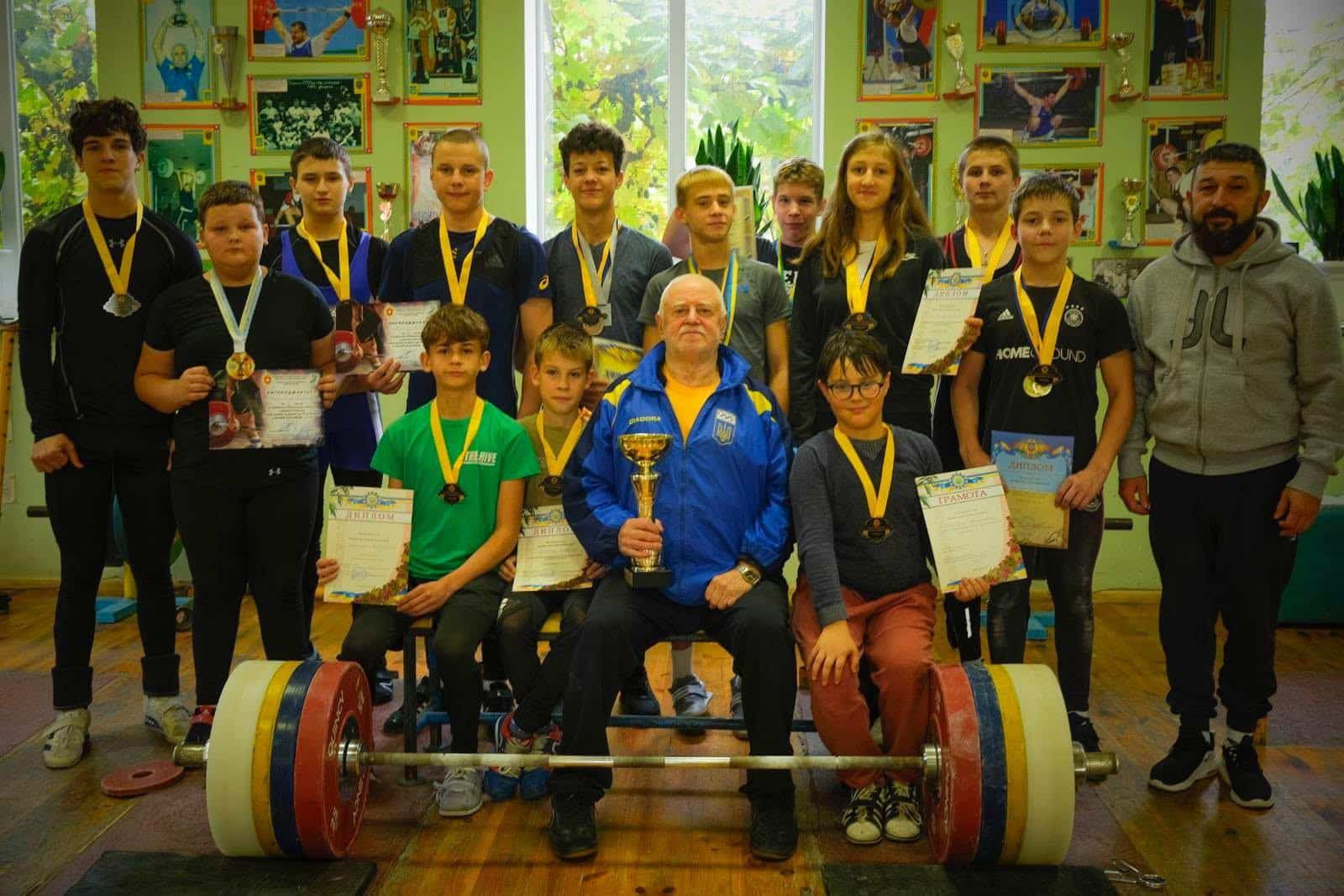 Юні штангісти зі Здолбунова серед лідерів Рівненщини на чемпіонаті з важкої атлетики