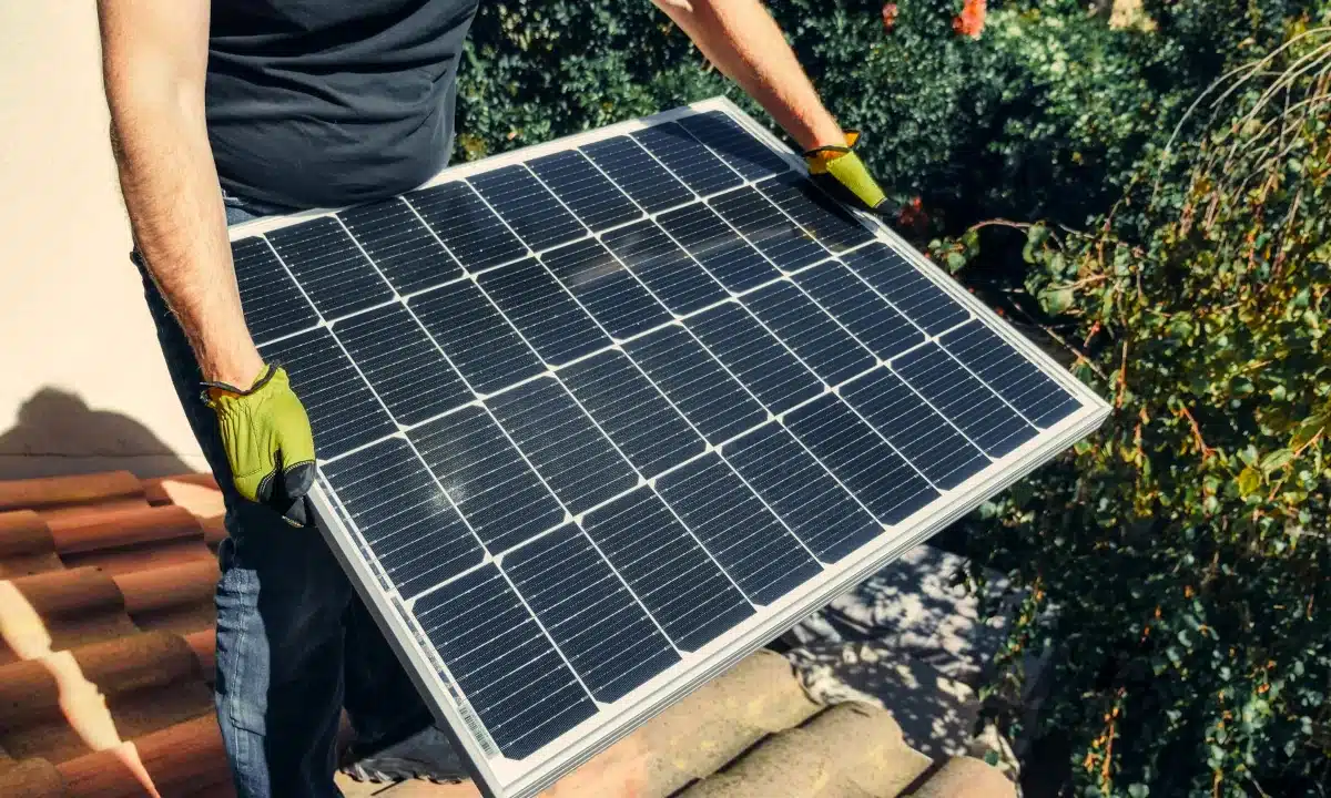 На Рівненщині майже дві тисячі домогосподарств перейшли на альтернативну енергетику На Рівненщині майже дві тисячі домогосподарств перейшли на альтернативну енергетику