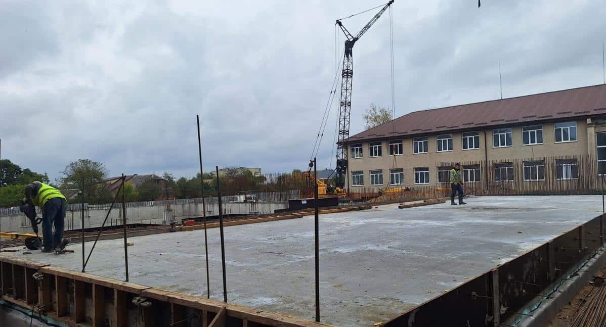 На Рівненщині зводять нові укриття у школах