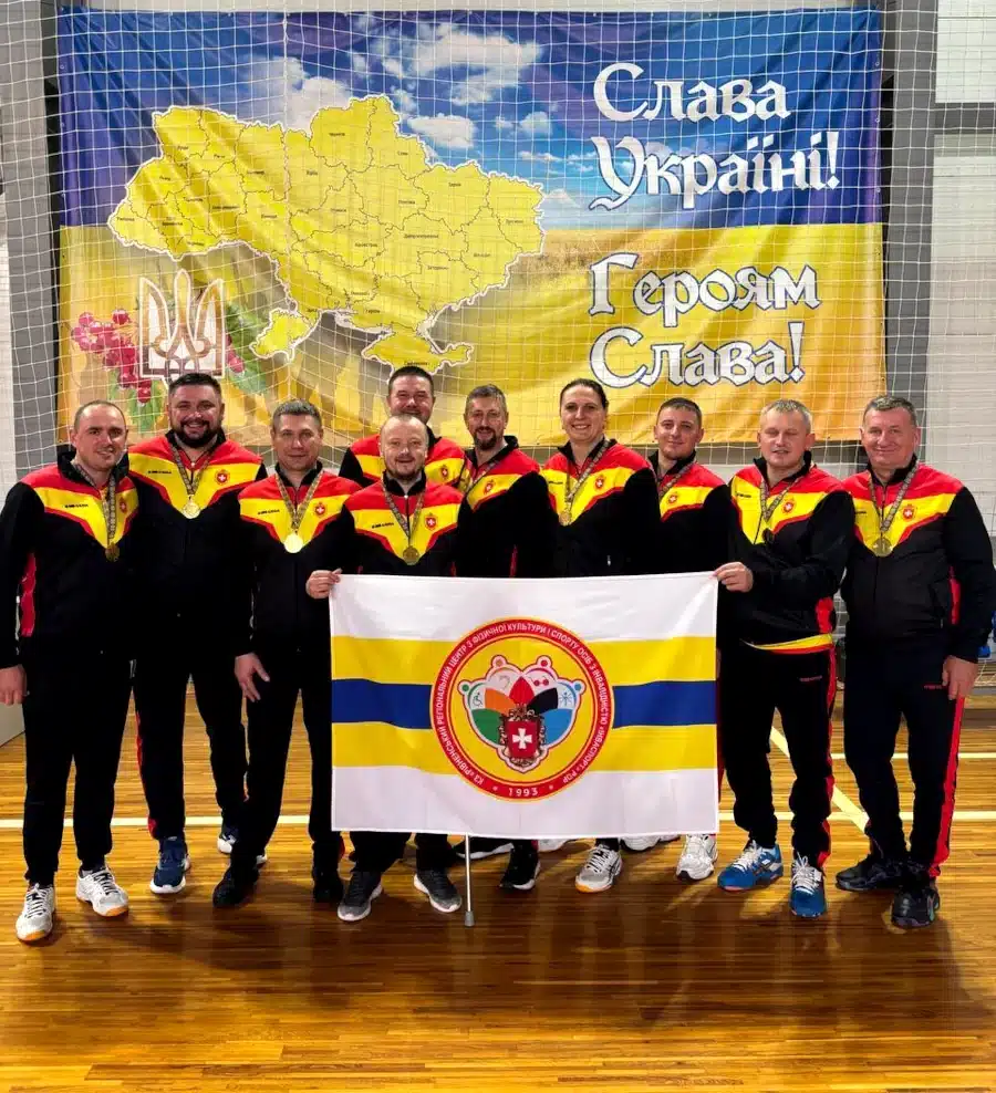 Команда Рівненщини з волейболу сидячи.