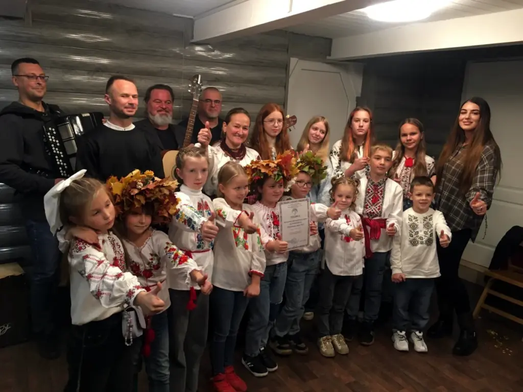 zhovten-akustychnyj-09