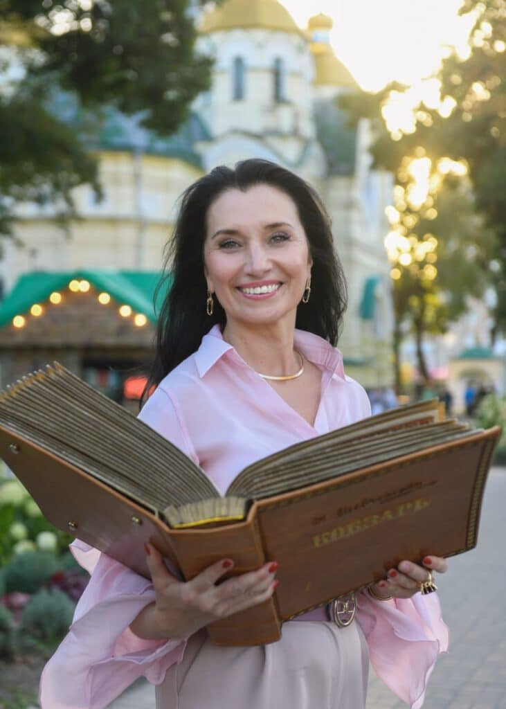 Олена Медведева