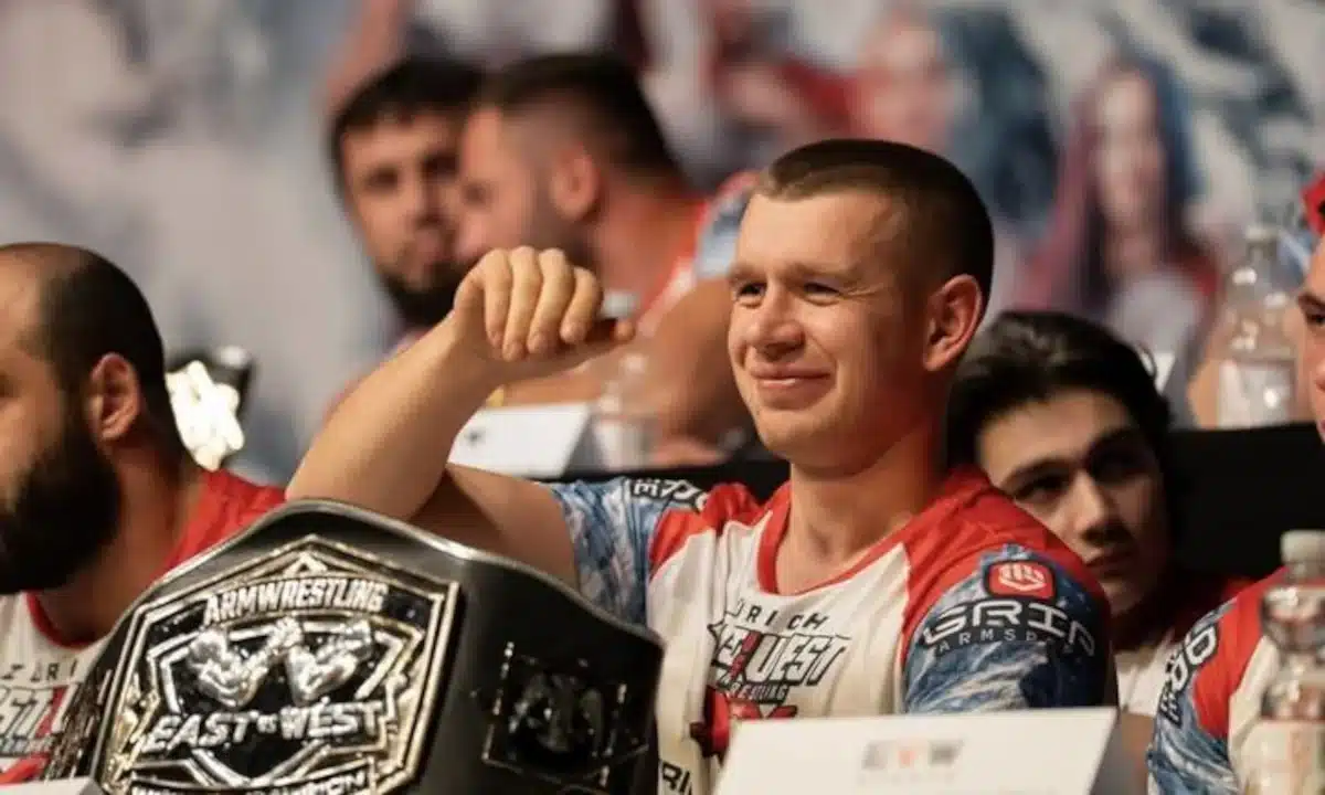 Армреслер з Острожчини став переможцем міжнародного турніру «East vs West 20» у Швейцарії Олег Жох.