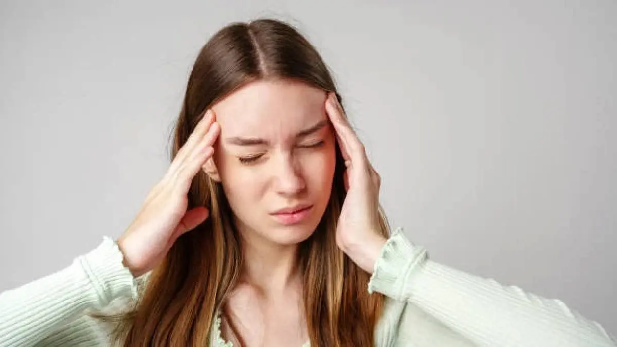 Як позбутися шуму в голові: рекомендації фахівця Шум в голові у дівчини