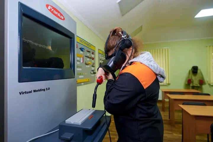 Жінки Рівненщини опановують «чоловічі» професії та впевнено виходять на ринок праці