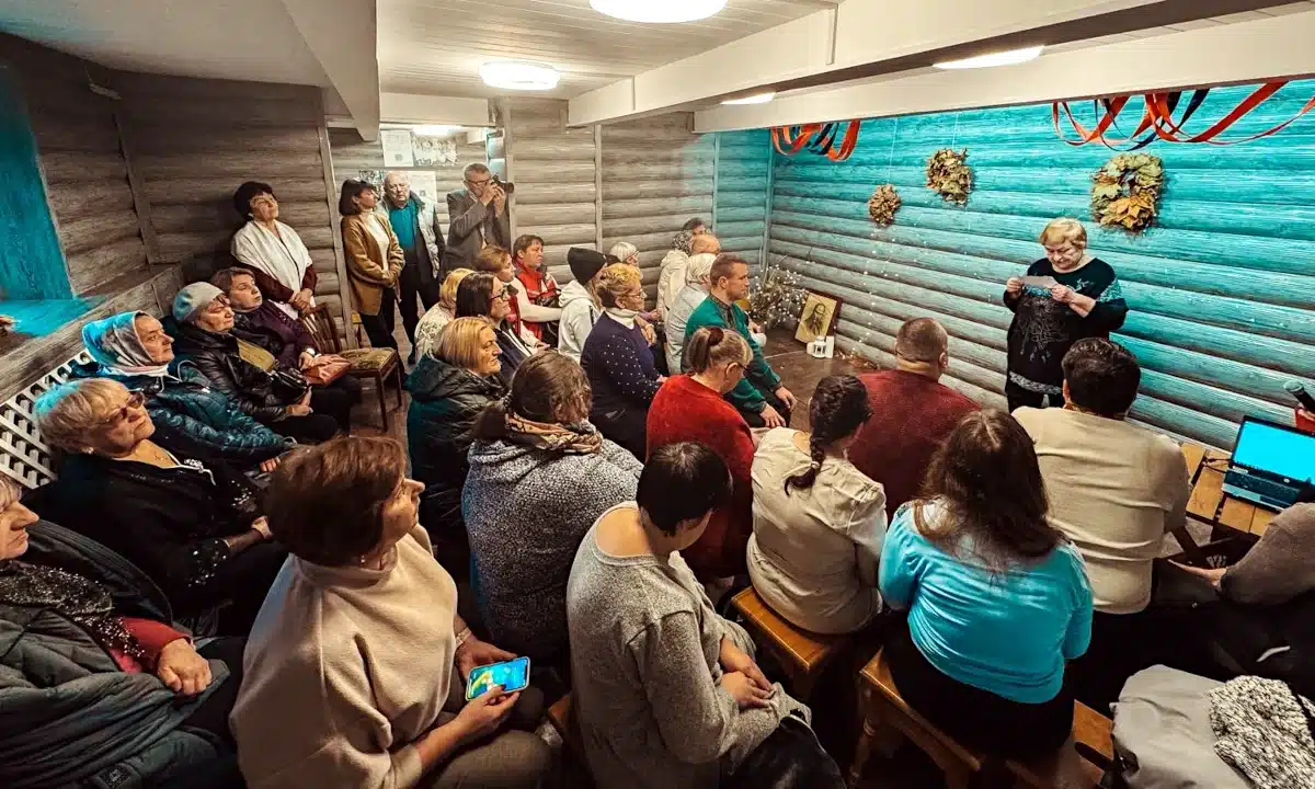 Присутні на заході «Бачу серцем» до Міжнародного дня незрячих.