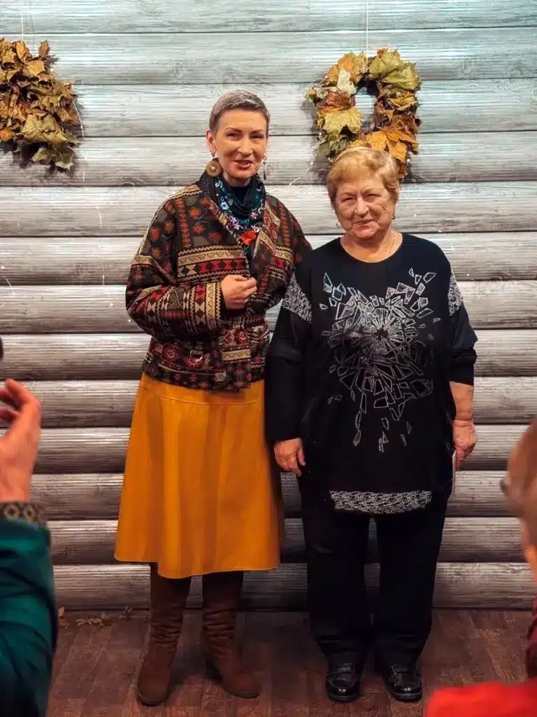 Директорка РОЦНТ Ірина Рачковська та голова Рівненської обласної організації Товариства сліпих Любов Боровська на заході «Бачу серцем».