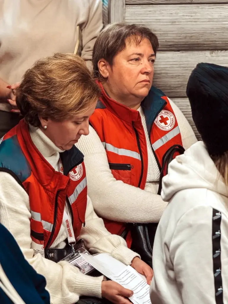 Волонтери "Червоного Хреста" на заході «Бачу серцем».