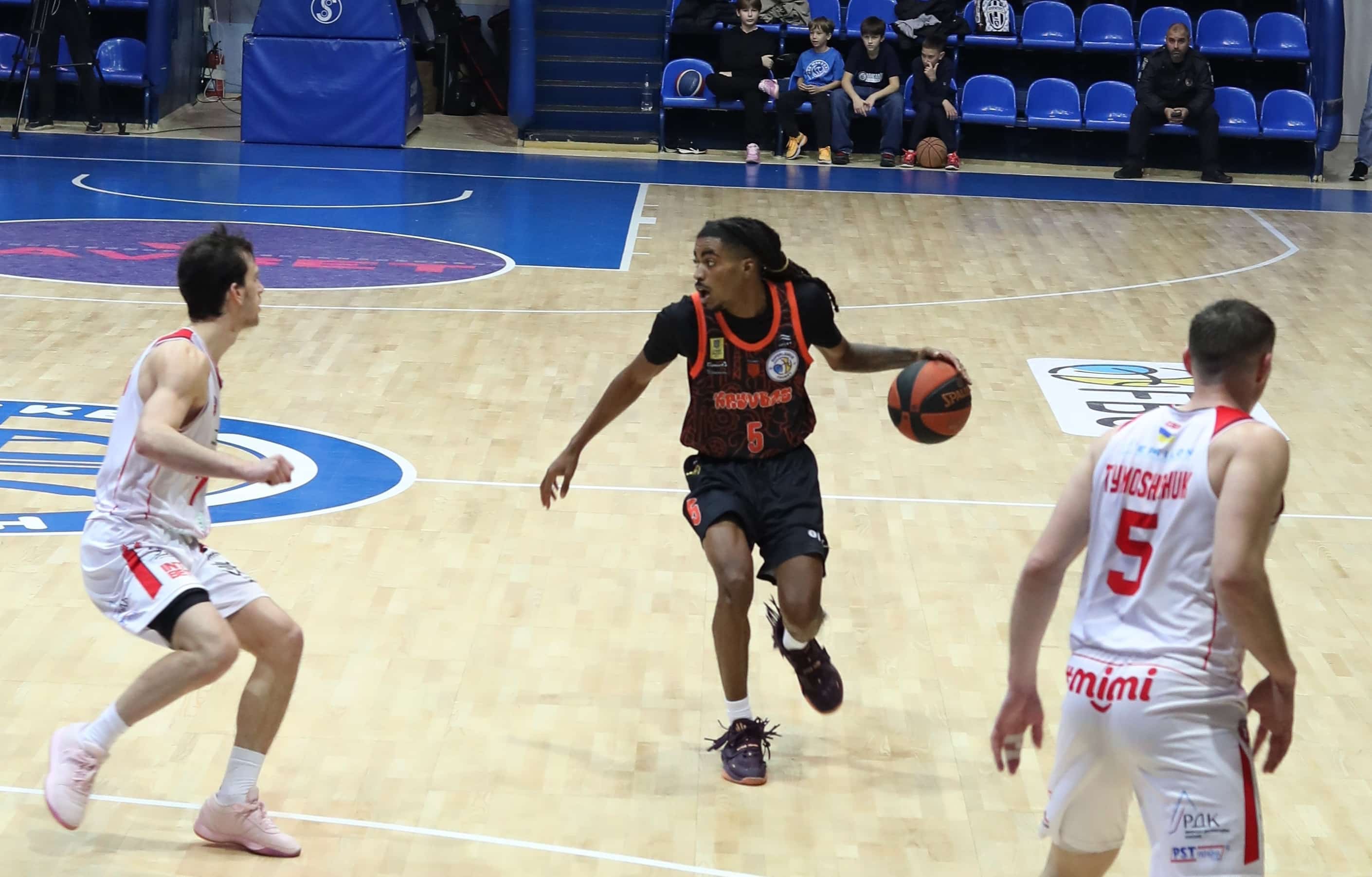 Рівняни не втримали кінцівку й поступилися «Кривбасу» 70:75 БК «Рівне»-ОШВСМ у матчі проти «Кривбасу» під час туру в Миколаєві