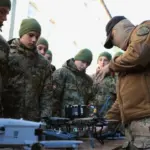 Демонстрація дронів для ліцеїстів в Острозі.