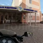 Мотопатрульні у Рівному оперативно супроводили дитину з підозрою на апендицит до лікарні