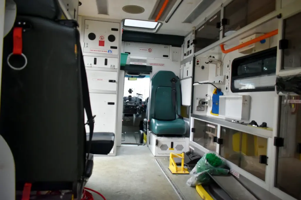 Авто швидкої допомоги повністю обладнане.