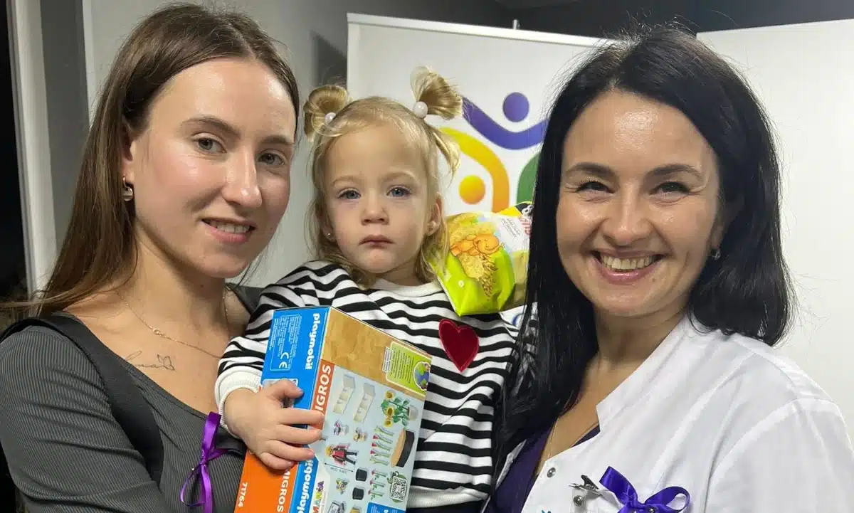 75 передчасно народжених немовлят виходили в Рівненській обласній дитячій лікарні Мама і дитина-поспішайка відвідали дитячу лікарню на День поспішайки.