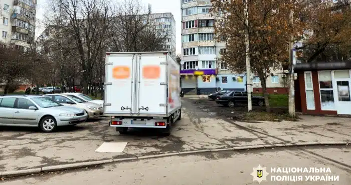 Водій фургону наїхав на 10-річного хлопчика у Рівному Фургон, який наїхав на дитину.