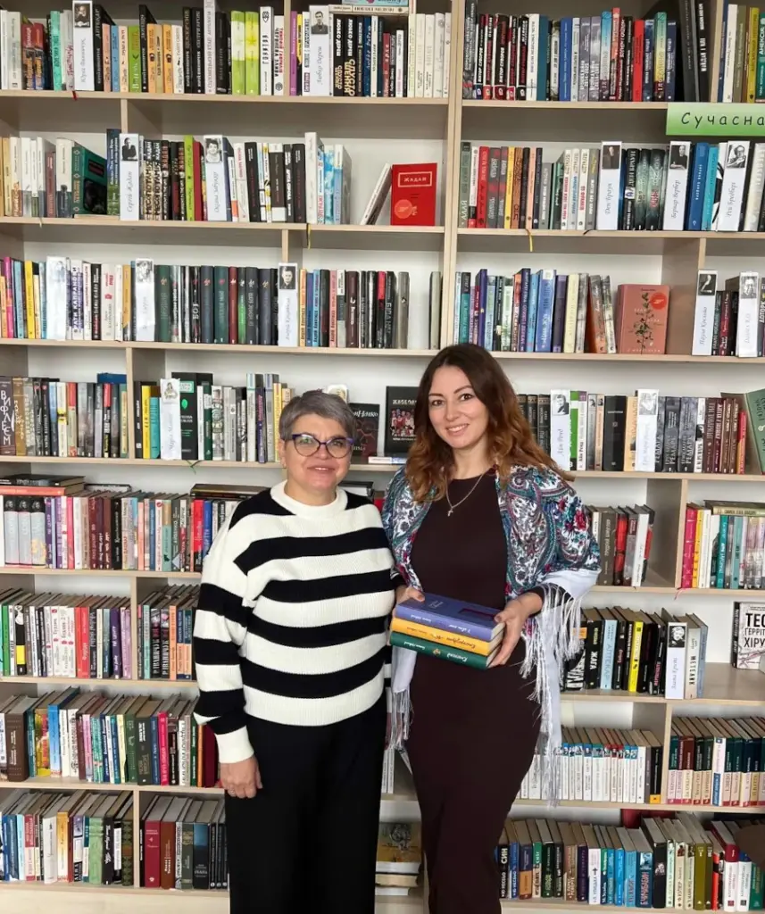 Галина Новосад в Гощанській центральній бібліотеці.