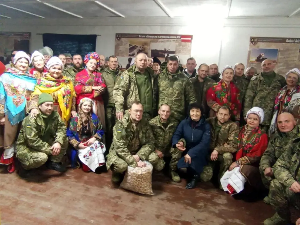 Спільна світлина з військовими.