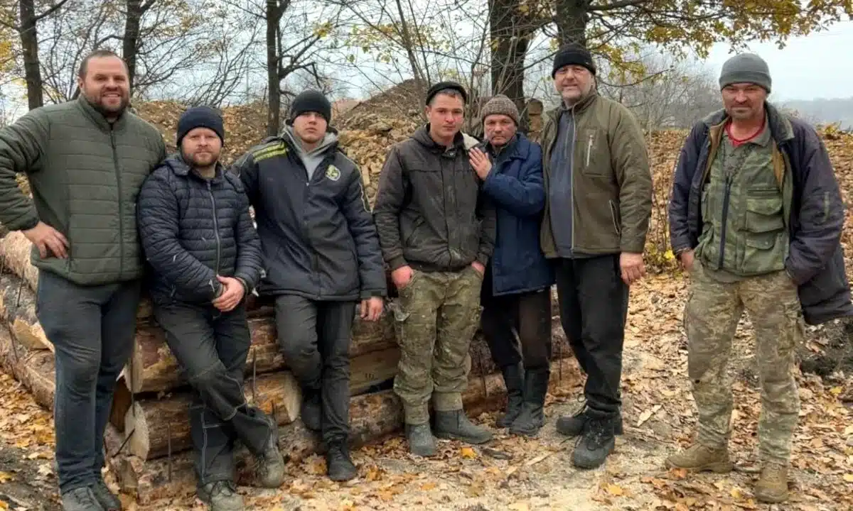 Мешканці Костопільщини, які будували фортифікаційні споруди.