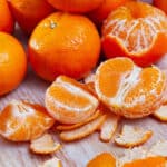 Мандаринові шкірки як добриво: як підживити квіти та грядки природним способом