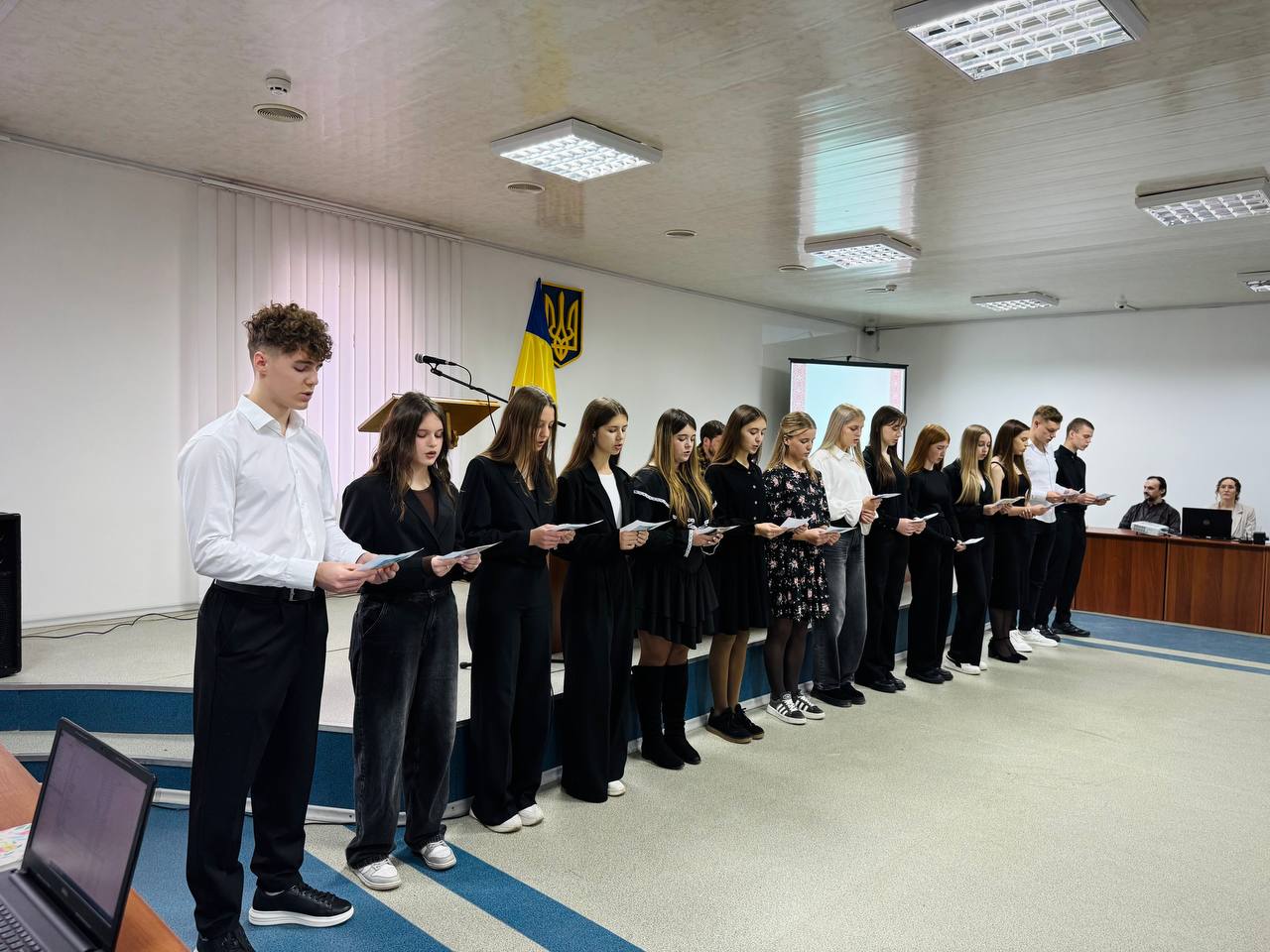 Молодіжна рада при Костопільській міській раді склала присягу та розпочала роботу Молодіжна рада Костополя складає присягу